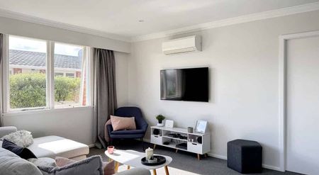 Easy Living on Wai-iti Crescent - Photo 3