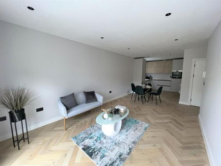 2 bedroom flat to rent - Photo 3