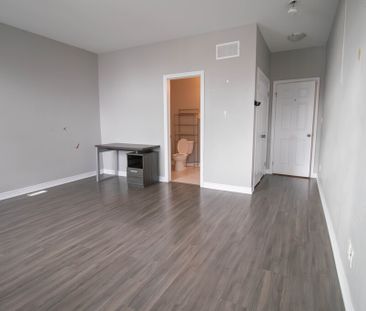 **ALL UTILITIES INCLUDED** Student Room For Rent in St. Catharines!! - Photo 5