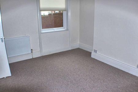 Flamborough Road, Bridlington, YO15 - Photo 2