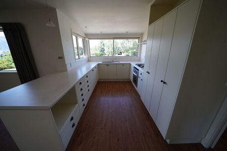 Large lake view home with sleep out. - Photo 5