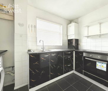 2 bedroom end of terrace house to rent - Photo 4