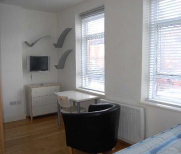 Studio to rent - Photo 3