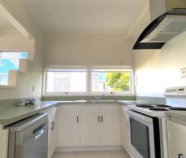 Takapuna Beach Beauty - Photo 4