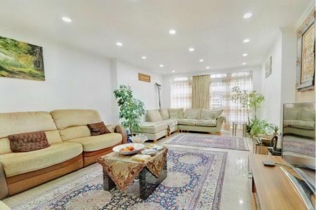 4 bedroom terraced house to rent - Photo 2