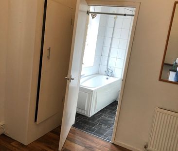 Studio Flat, Priory Road, S7 - Photo 3