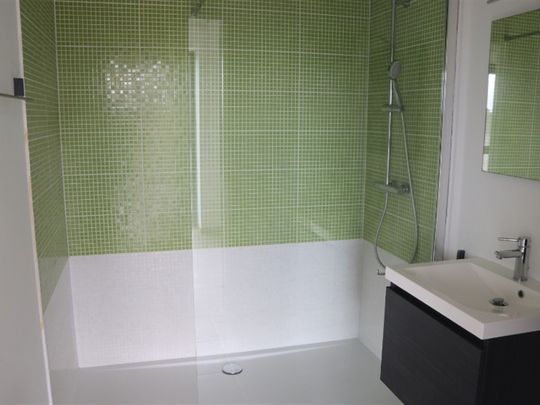 Modern éénslaapkamerappartement op 3eV met terras - Foto 1