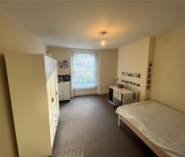 6 bedroom end of terrace house to rent - Photo 3