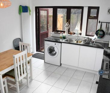 1 bedroom in a house share to rent - Photo 6