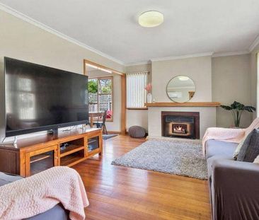 Family Home - Photo 4