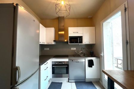 Appartement meublé proche de la Place de la Mairie avec terrasse! - Photo 3