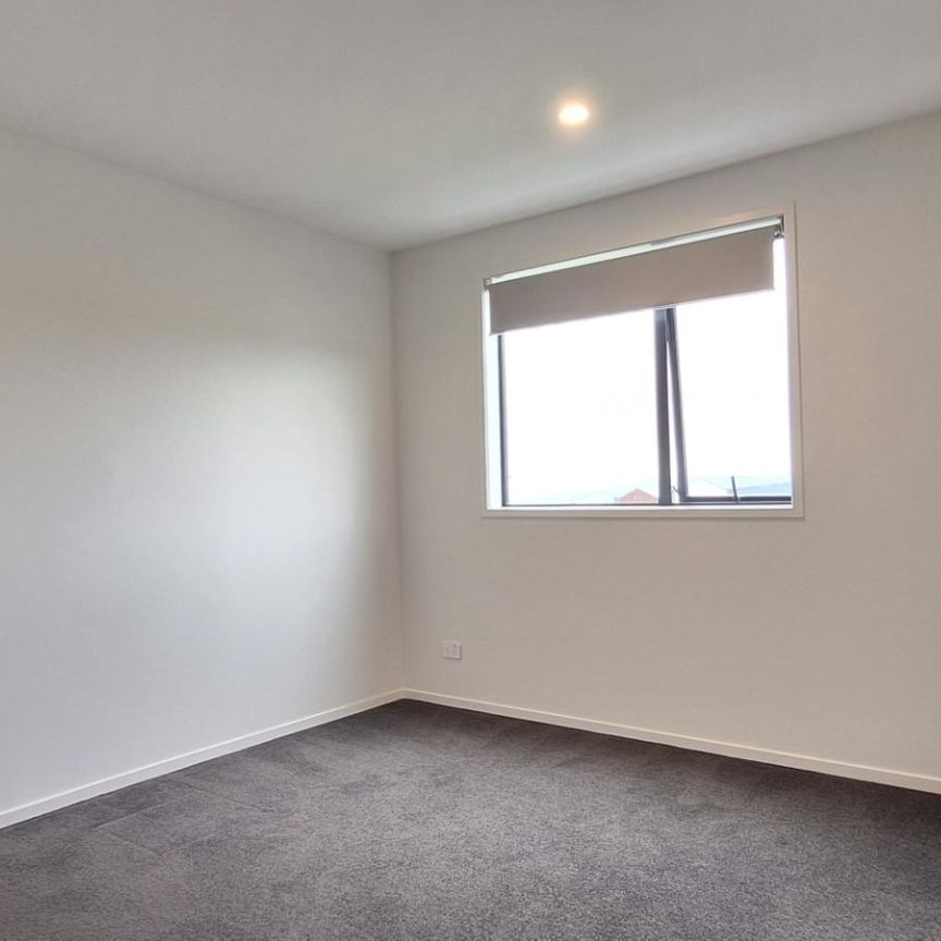 3-Bedroom Family Townhouse Flat Bush - Photo 1