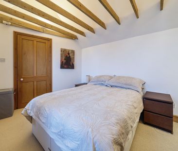 Round House Farm, Henley-on-thames, RG9 - Photo 2