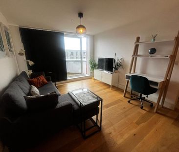 1 bedroom Flat To Let - Photo 2