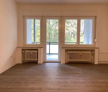Zentrale 2-Zimmer Wohnung mit großzügigem Balkon direkt am Park. - Foto 1