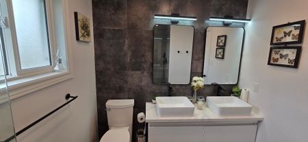 For Lease - 337 Carruthers Avenue, Newmarket, Ontario - Photo 2