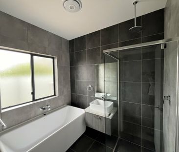 3 BEDROOM 2 BATHROOM MODERN HOUSE IN KILGARIFF - Photo 2