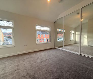 66 Connsbrook Avenue, Belfast BT4 1JW - Photo 2