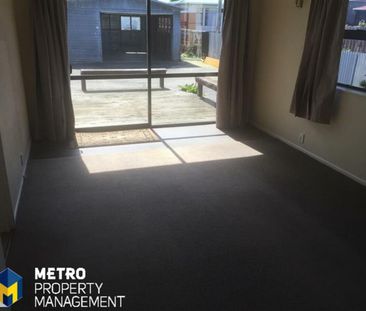 Wonderfully Spacious Family Home - Photo 6