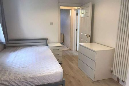 Bedroom Detached House In Winton, BH2 - Photo 3