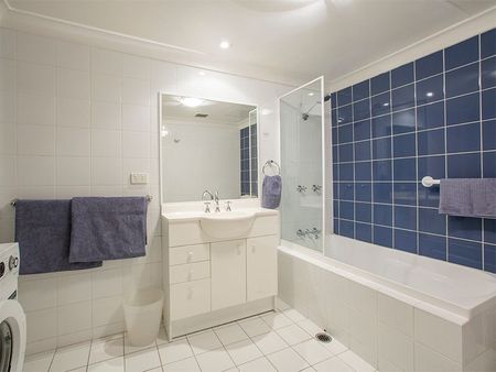 Oversized Studio Apartment In The Heart of Surry Hills - Photo 5