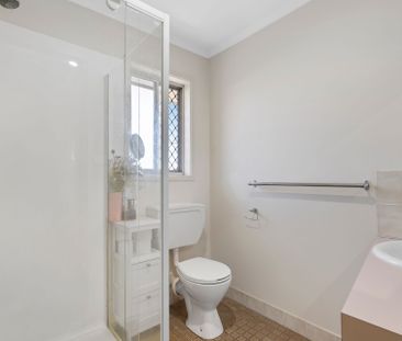 Townhouse Neat and Tidy And Cute and Cosy - Photo 6