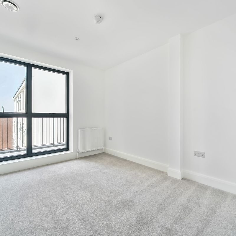 3 bedroom flat to rent - Photo 1