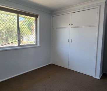 Freshly Painted 2 Bedroom Unit - Photo 4