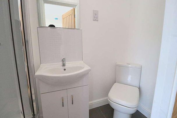 London Road, Bedford, MK42 - Photo 1