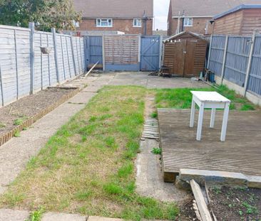 3 bedroom terraced house to rent - Photo 1