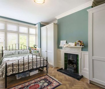 An elegant period home with bespoke interiors, in prime Sevenoaks l... - Photo 5