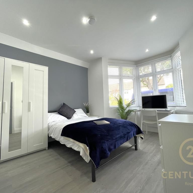 1 bedroom in a house share to rent - Photo 1