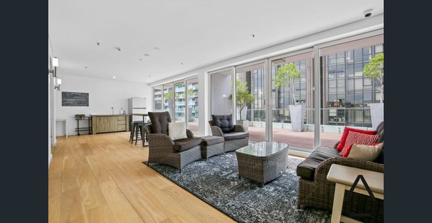 Centrally located in the heart of North Sydney - Photo 1