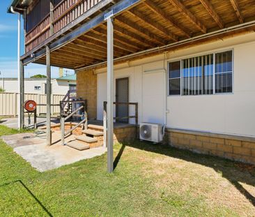 Two bedroom ground floor Unit - Photo 4