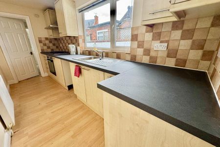 2 bedroom terraced house to rent - Photo 3