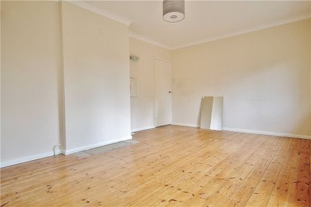 Sandy Lane, Woking, Surrey, GU22 8BA - Photo 3