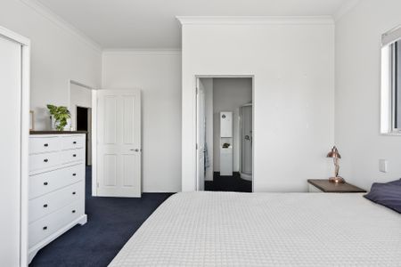 Modern Beachfront Home - Photo 2