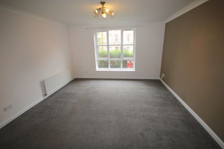 Russell Gardens, Edinburgh, EH12 - Photo 2