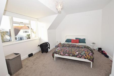 4 bedroom chalet to rent - Photo 4