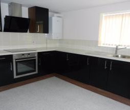 Two Bedroom Luxurious Flat to Let in Reading - Photo 2