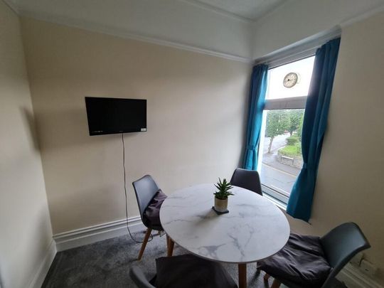 3 bedroom flat to rent - Photo 1