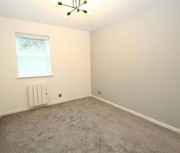 Lower Furney Close, High Wycombe - Photo 6