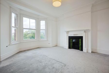 3 bedroom flat to rent - Photo 3