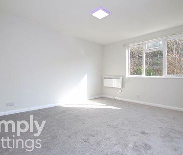 Studio to rent - Photo 2