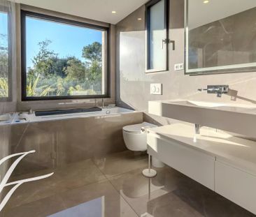Maison à louer Roquefort Les Pins, Cote d'Azur, France12 000 EUR / ... - Photo 6