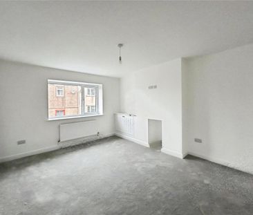 3 bedroom end of terrace house to rent - Photo 1