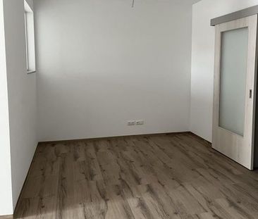 Liebevoll und modern sanierte Wohnung im Erstbezug! Balkon, Fußbode... - Foto 1