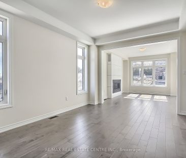 Semi-Detached Home For Lease | N8137388 - Photo 6