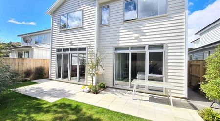 Modern sunny townhouse in central Whitby - Photo 5