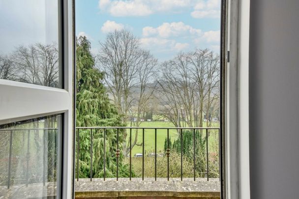 London Road, High Wycombe, Buckinghamshire,HP11 - Photo 1